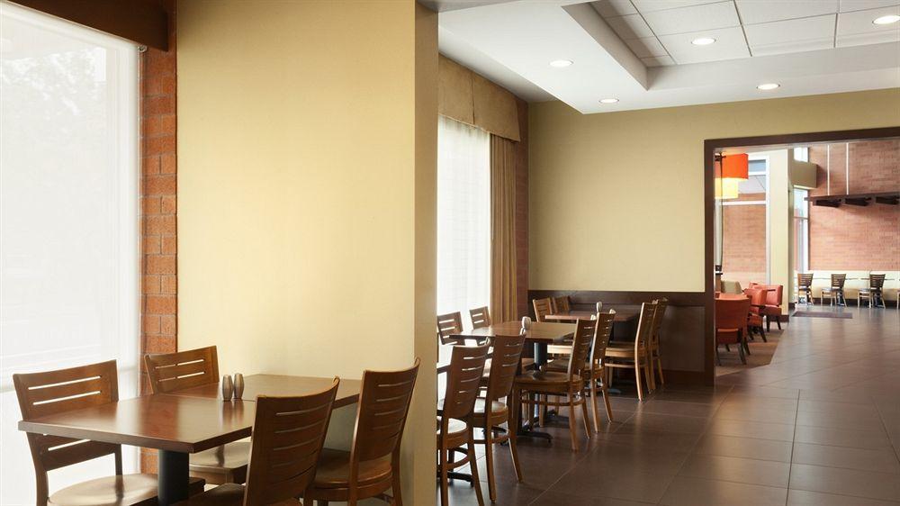 Hotel Hyatt Place Airport/cascade Station 3*