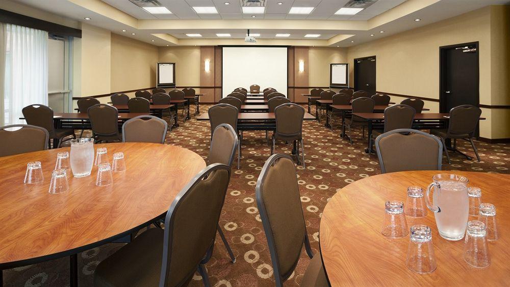 Hyatt Place Airport/cascade Station 3*